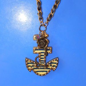 betsey johnson necklace